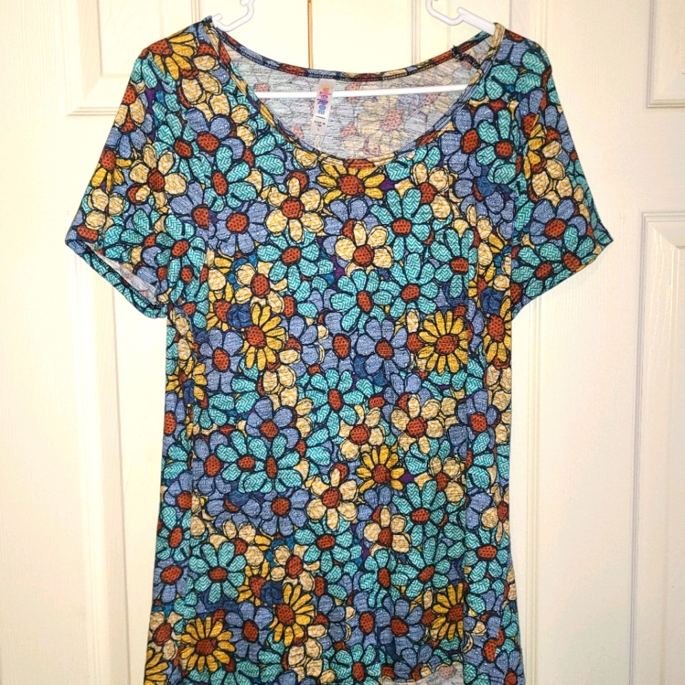 Lularoe top